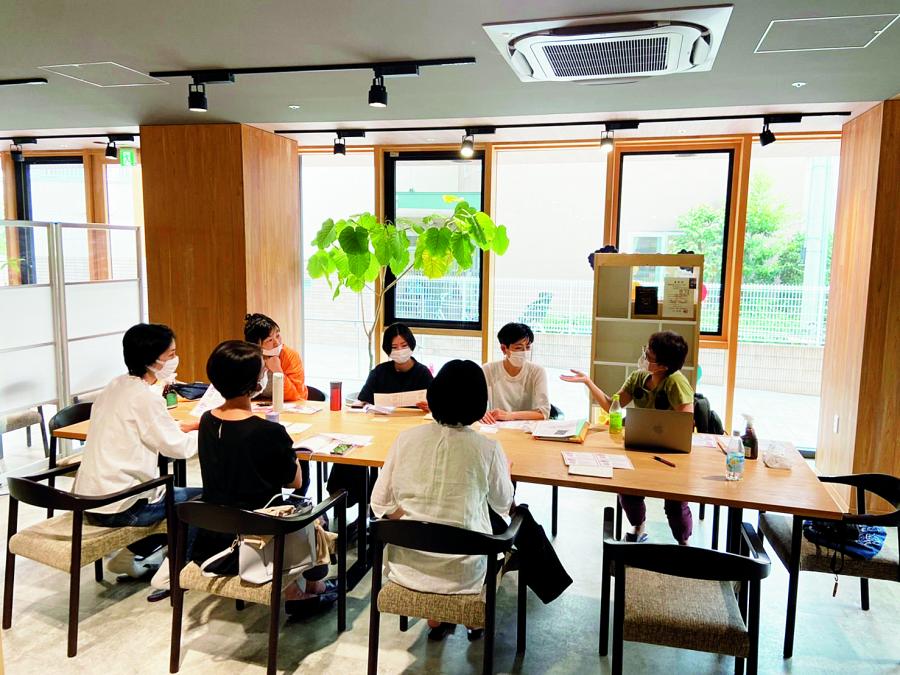 にじカフェの活動風景